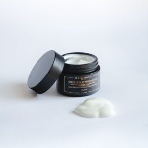 Crème de Nuit Régénérante au moringa avec sa texture